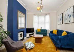 The Milton sleeps 8 close to York city centre pet friendly